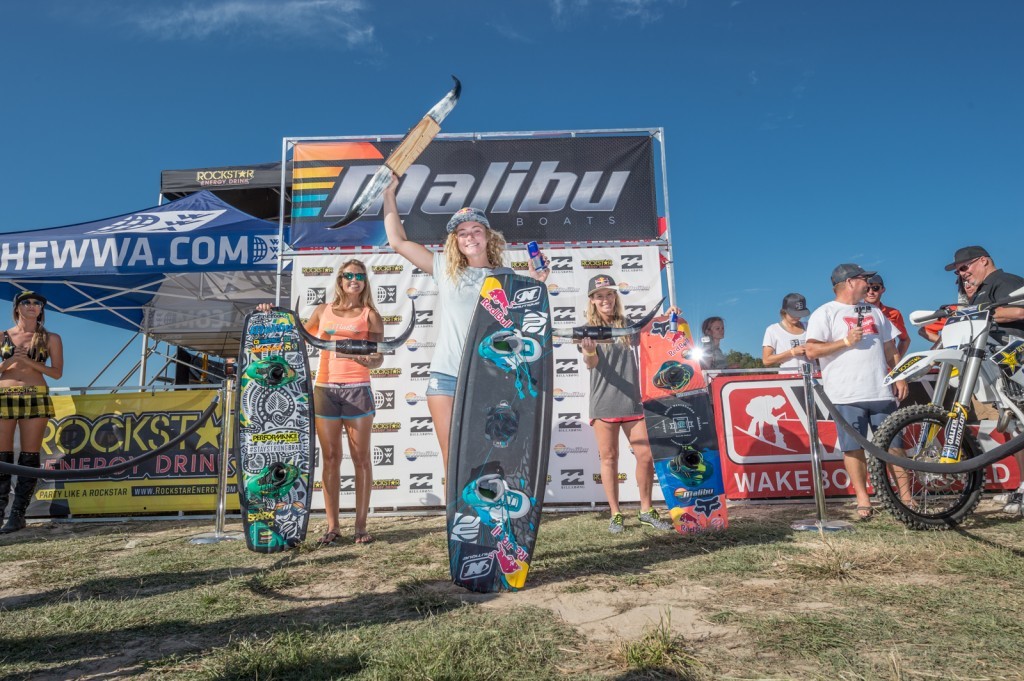 Podium-women--1024x681